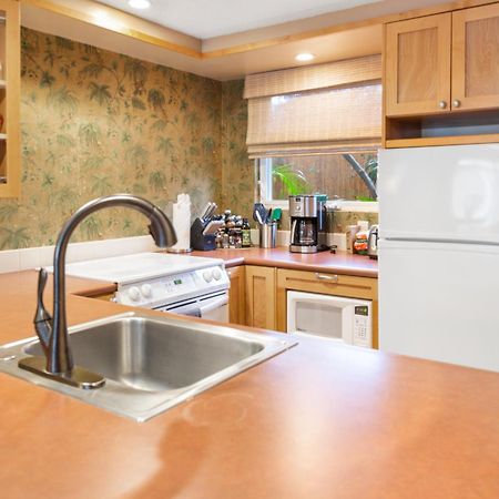 Lotus Suite, 1 Bedroom, Sleeps 4, Pool & Bbq, Pre-Renovation Summer Sale Kihei Exteriér fotografie