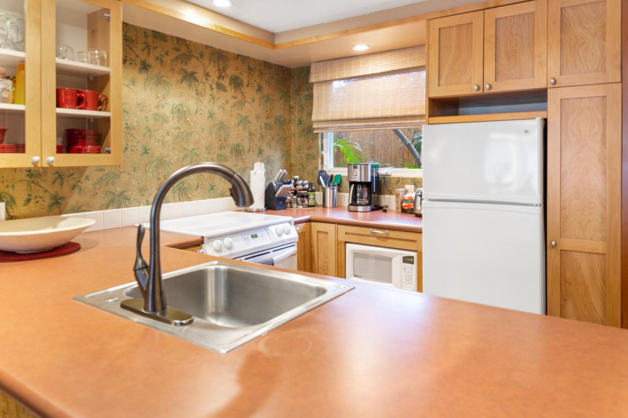 Lotus Suite, 1 Bedroom, Sleeps 4, Pool & Bbq, Pre-Renovation Summer Sale Kihei Exteriér fotografie